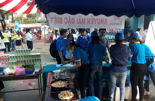 Ngày hội bán hàng bình ổn thị trường phục vụ năm học 2018-2019